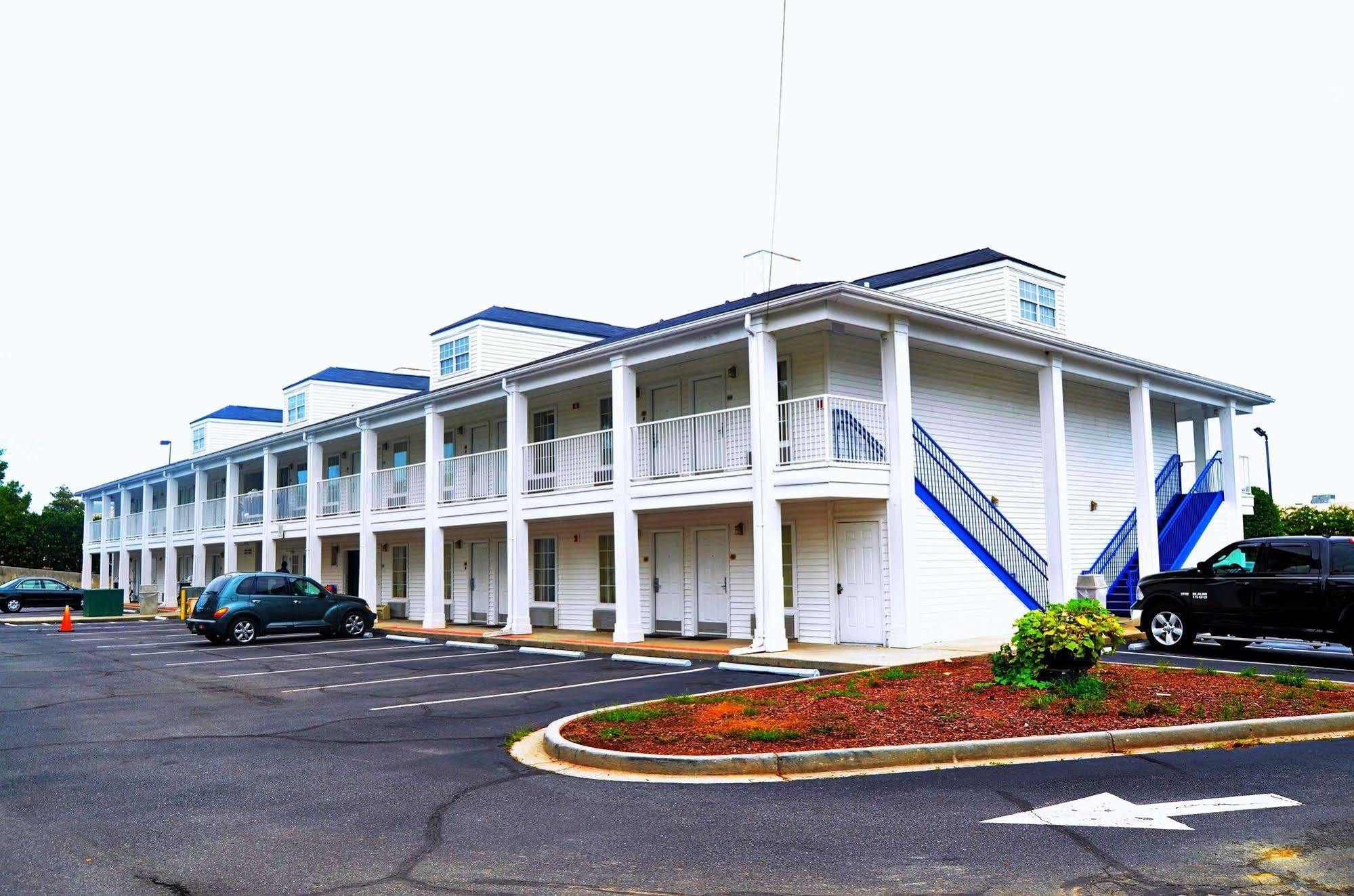 Baymont by Wyndham Valdosta at Valdosta Mall Exteriör bild